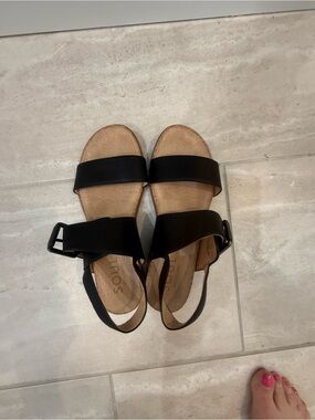 SOUL Naturalizer Black Strap Open-Toe Sandals